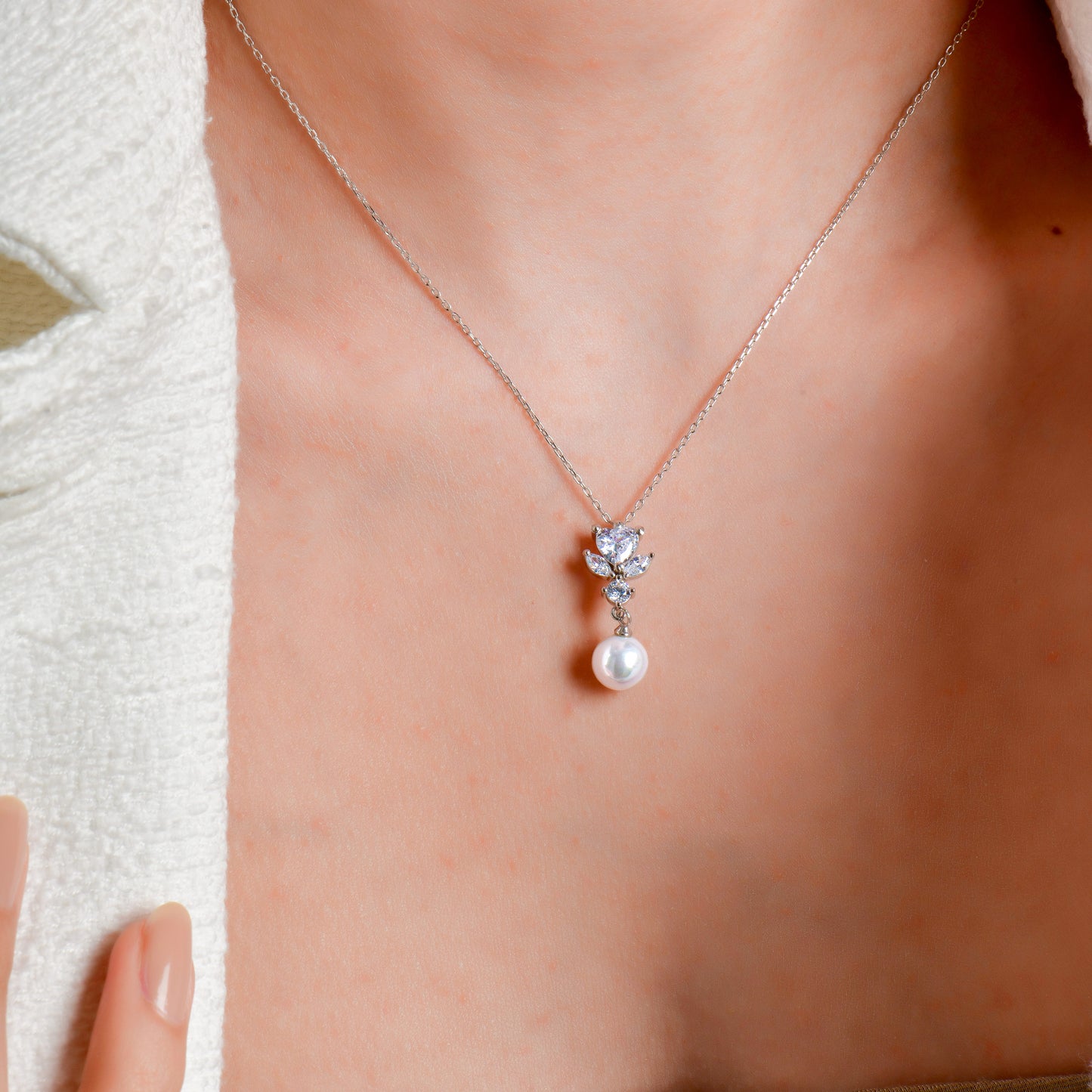 Swarovski İnci Kalp Çiçeği Kadın Kolye