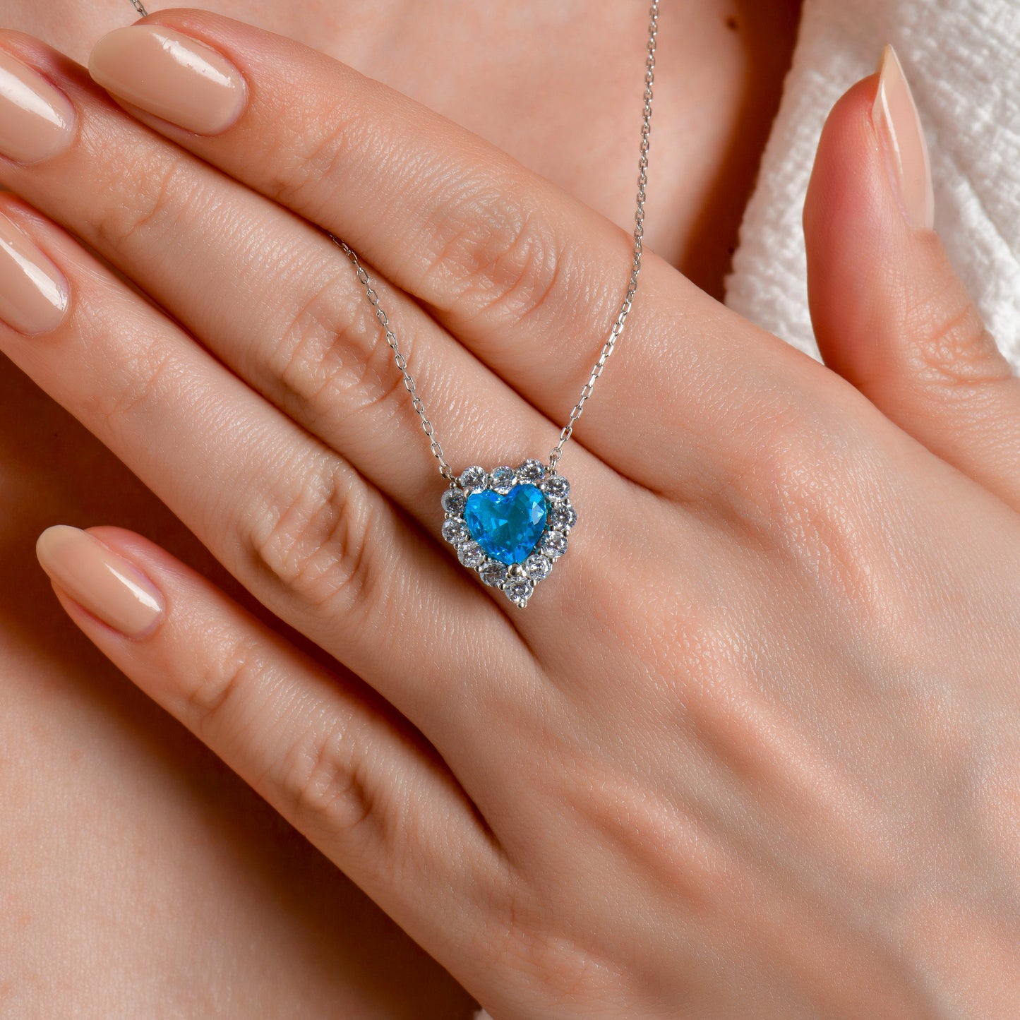 Swarovski Londan Blue Tam Tur Tek Taş Kalp Kadın Kolye