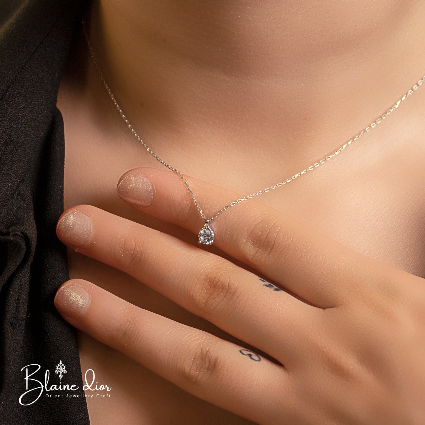 Swarovski Tek Taş Damla Kadın Gümüş Kolye