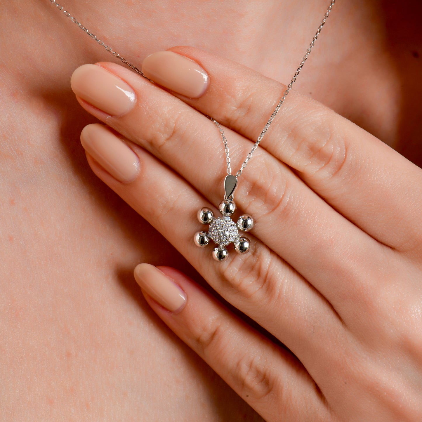 Swarovski Işıldayan Çiçeğimsin Kadın Kolye
