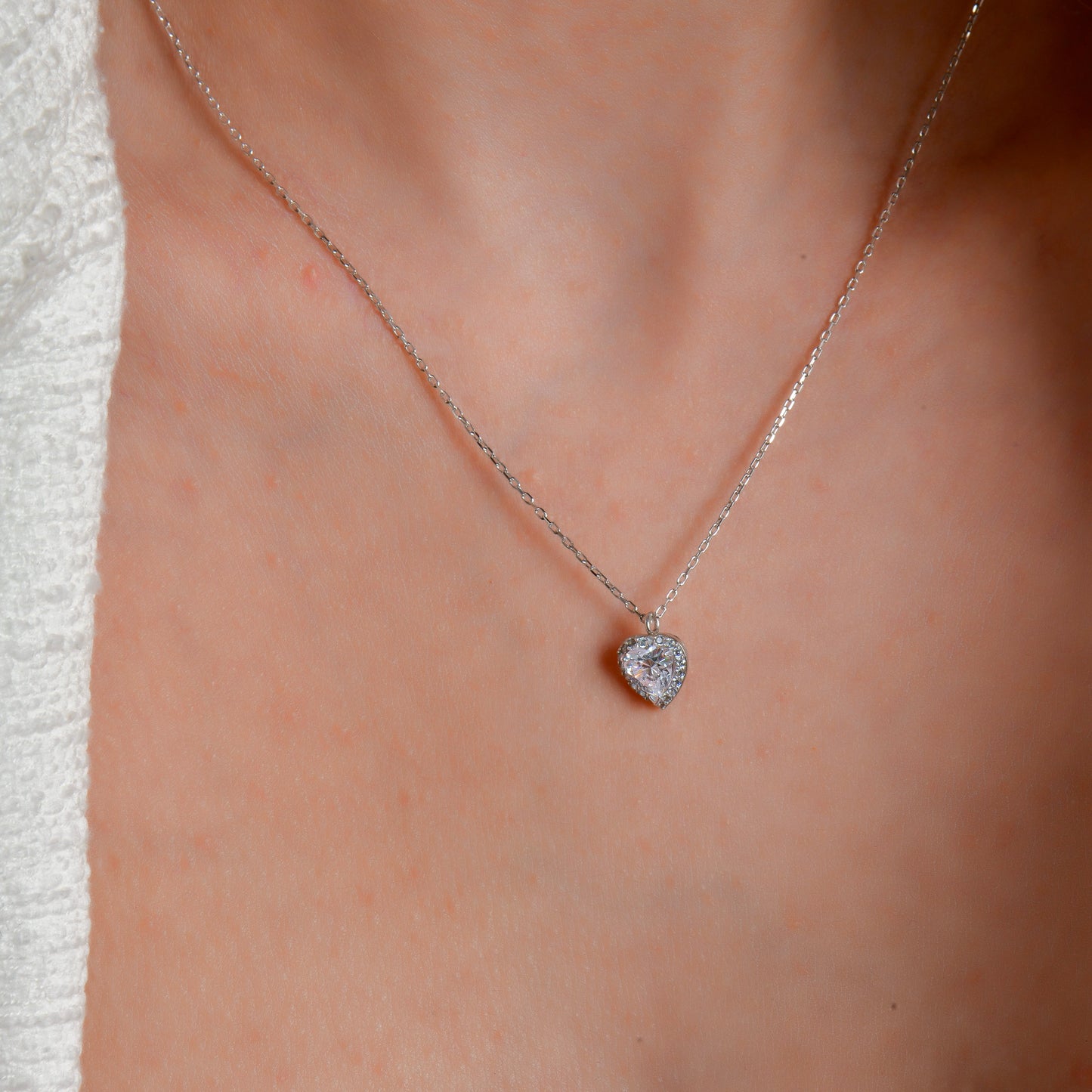 Swarovski Tam Tur Tek Taş Kadın Kolye