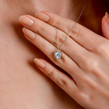 Swarovski Tam Tur Tek Taş Kadın Kolye