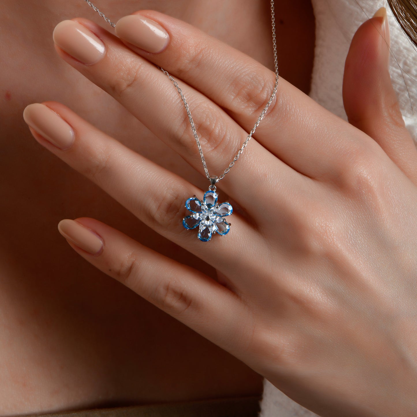 Swarovski Yaz Çiçeğim Kadın Kolye