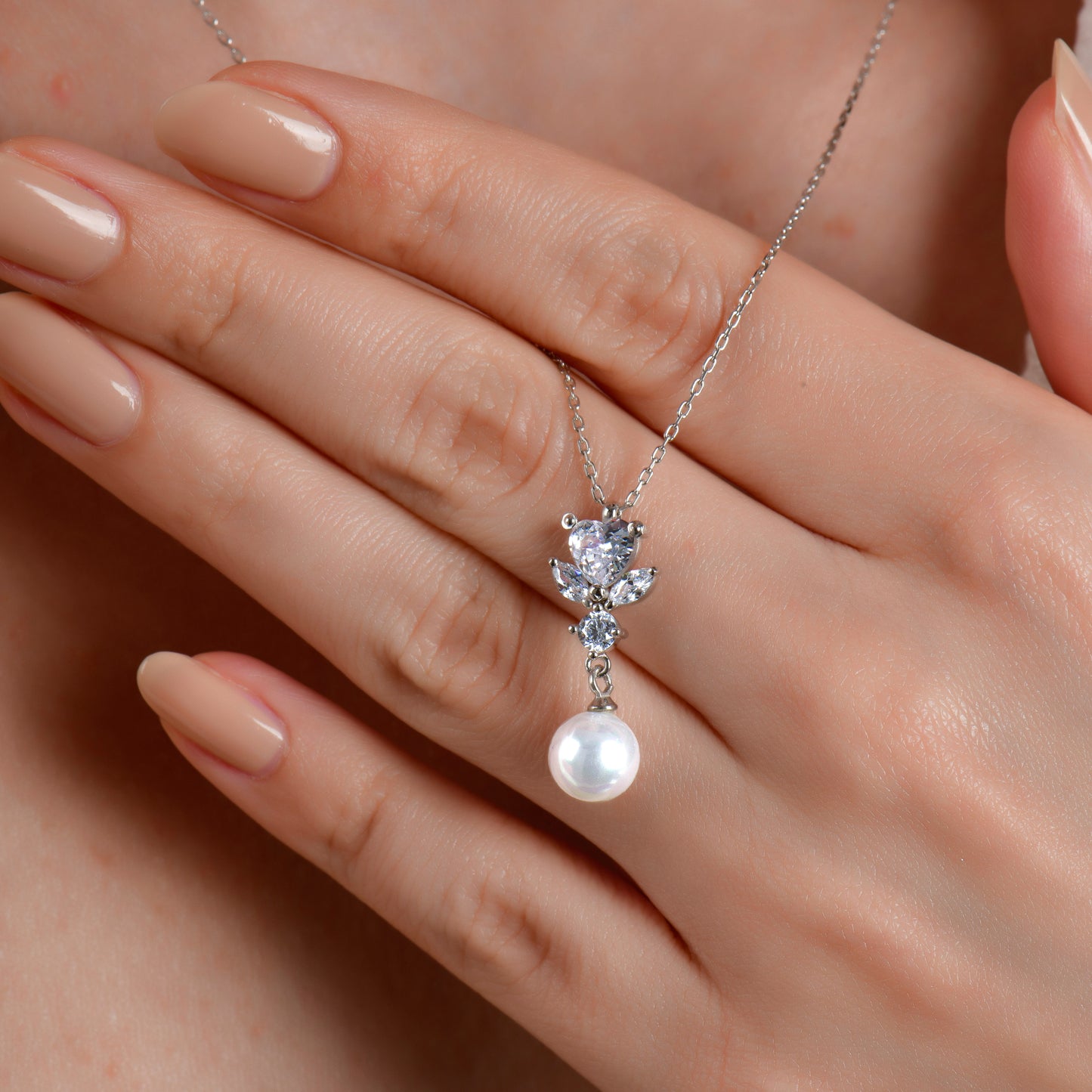Swarovski İnci Kalp Çiçeği Kadın Kolye