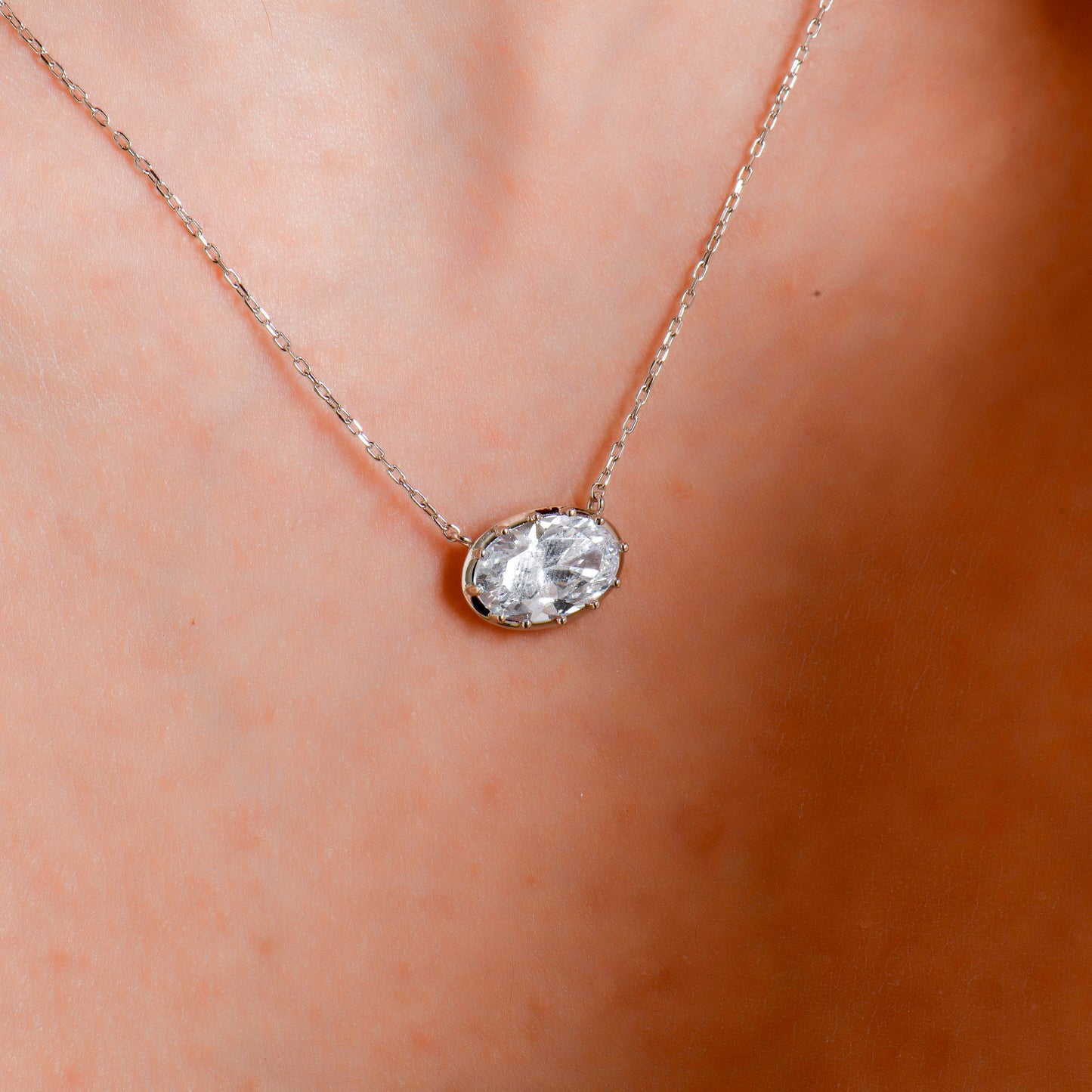 Swarovski Elips Baget Kadın Kolye