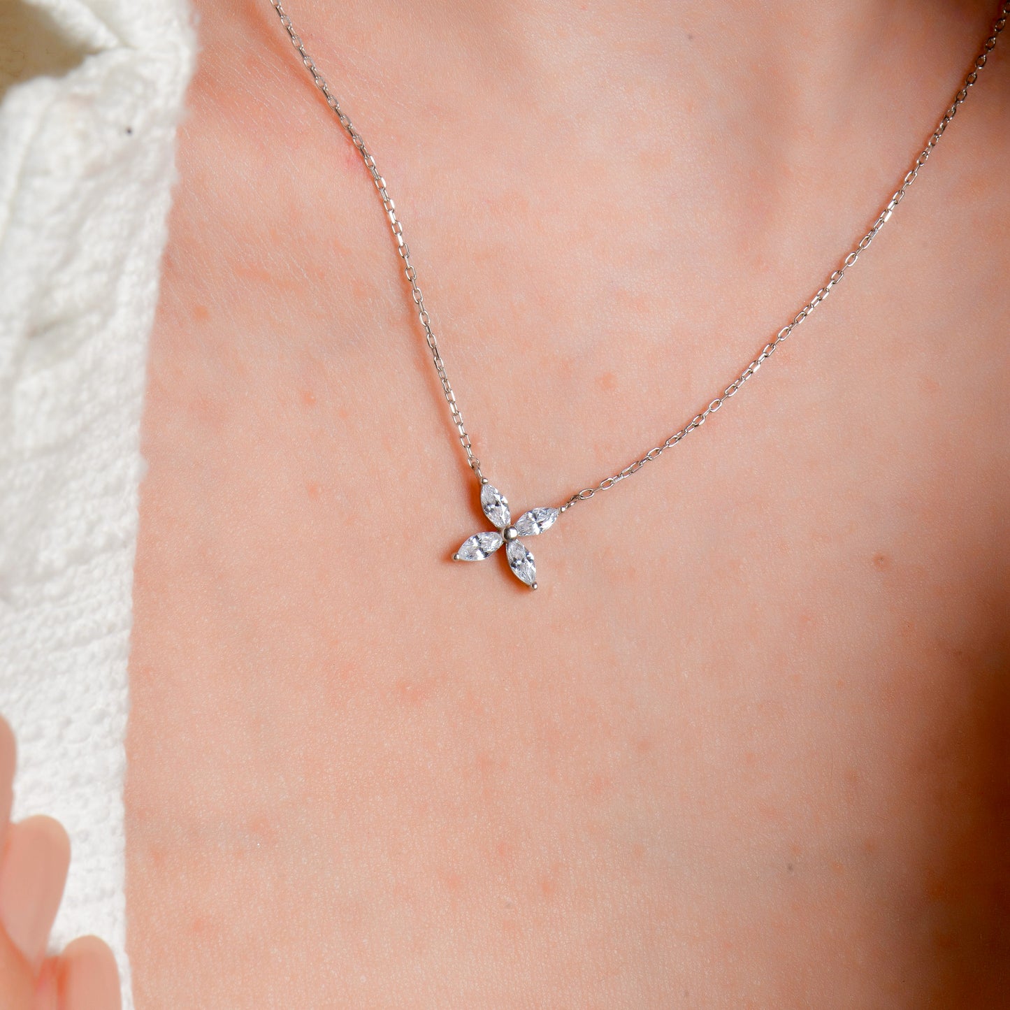 Swarovski Zirconia Yıldız Çiçek Kadın Kolye
