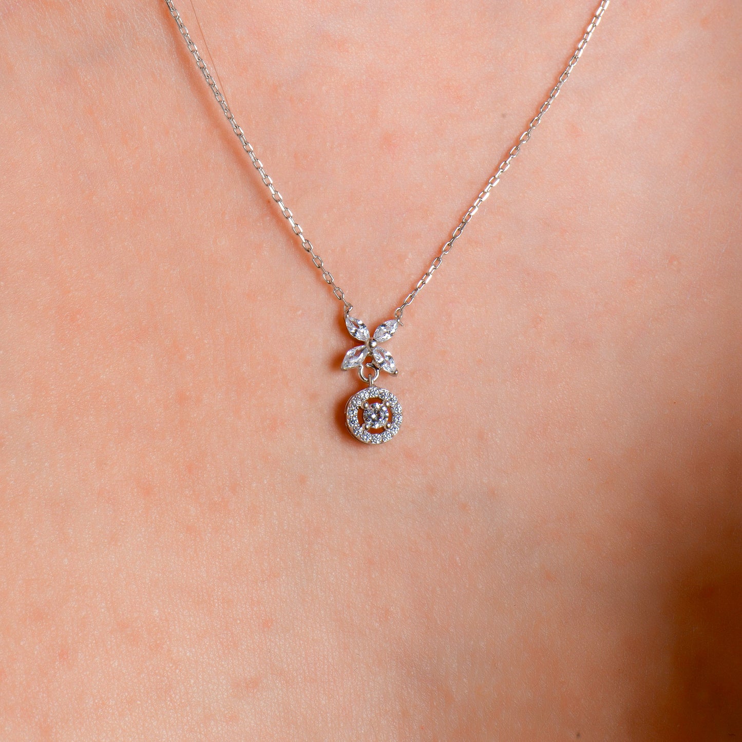 Swarovski Zirconia Çiçek Tek Taş Kombin Kadın Kolye