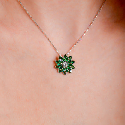 Swarovski Zirconia Cennet Çiçeği Zümrüt Kadın Kolye