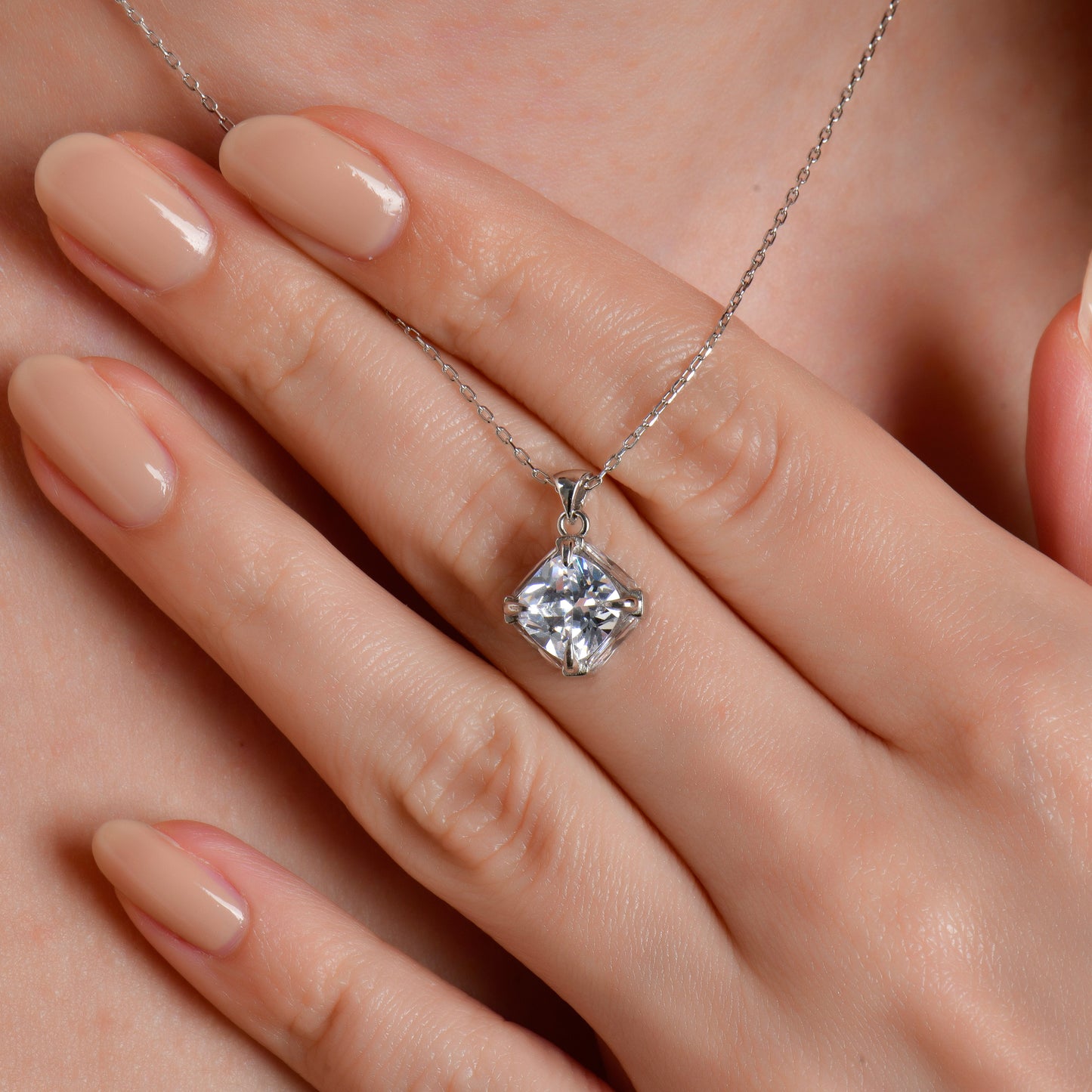Swarovski Zirconia Quattuor Tek Taş Kadın Kolye